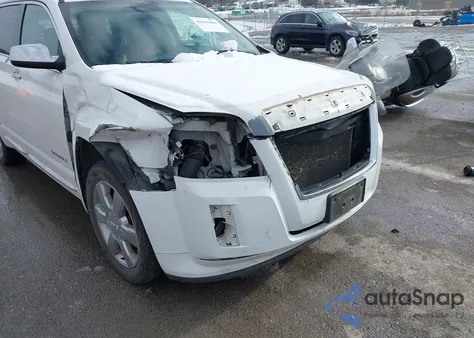 2014 GMC Terrain Denali z USA, uszkodzony, nr VIN 2GKFLZE31E6187485